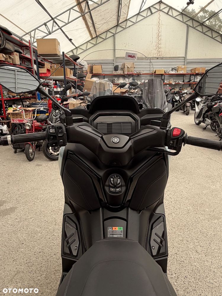 Yamaha X-max - 10