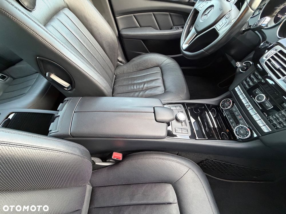 Mercedes-Benz CLS 250 CDI DPF BlueEFFICIENCY 7G-TRONIC - 35
