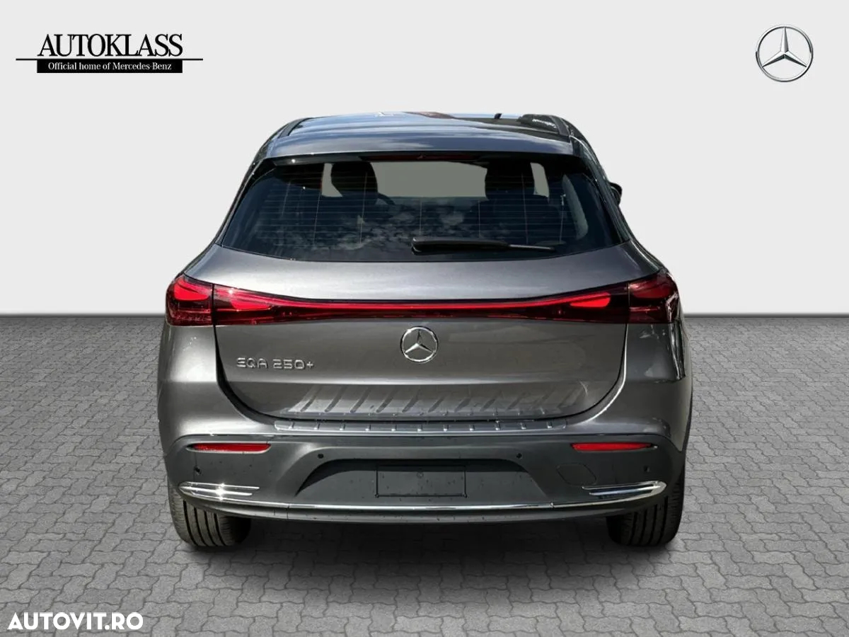 Mercedes-Benz EQA 250+ - 8