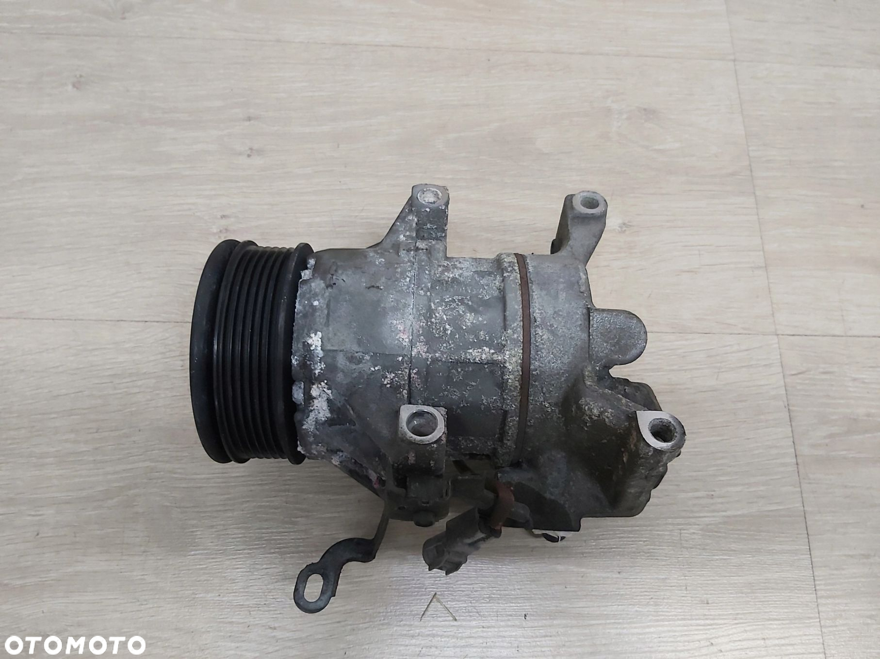 Toyota Yaris II 1,33 Auris I sprężarka klimatyzacji 447260-3311 - 3