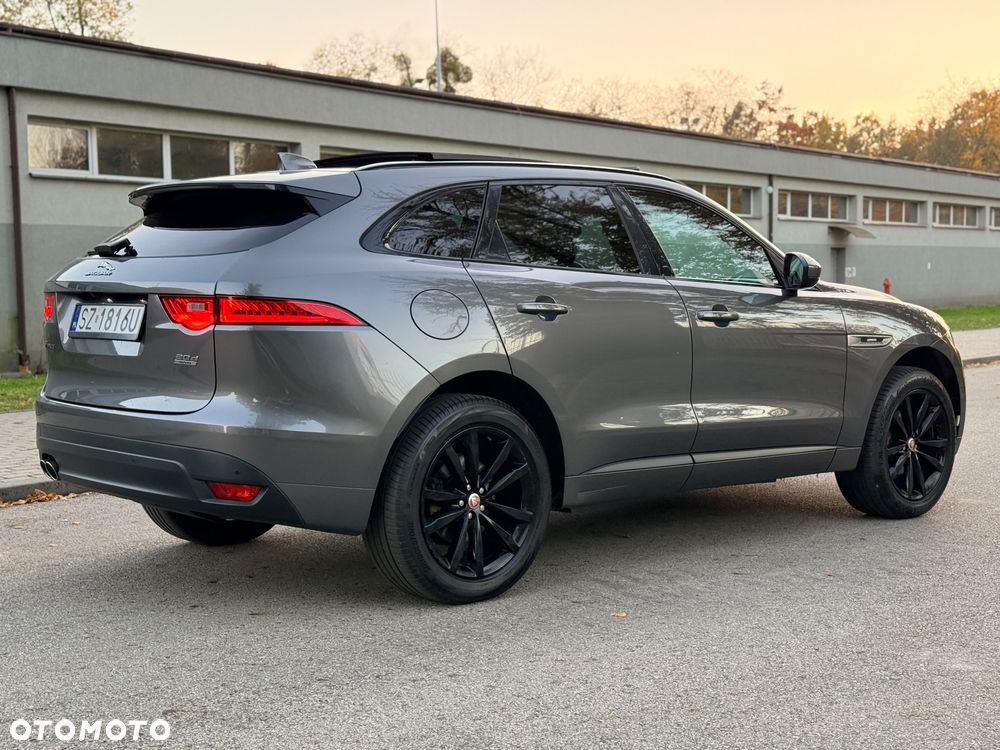 Jaguar F-Pace - 12