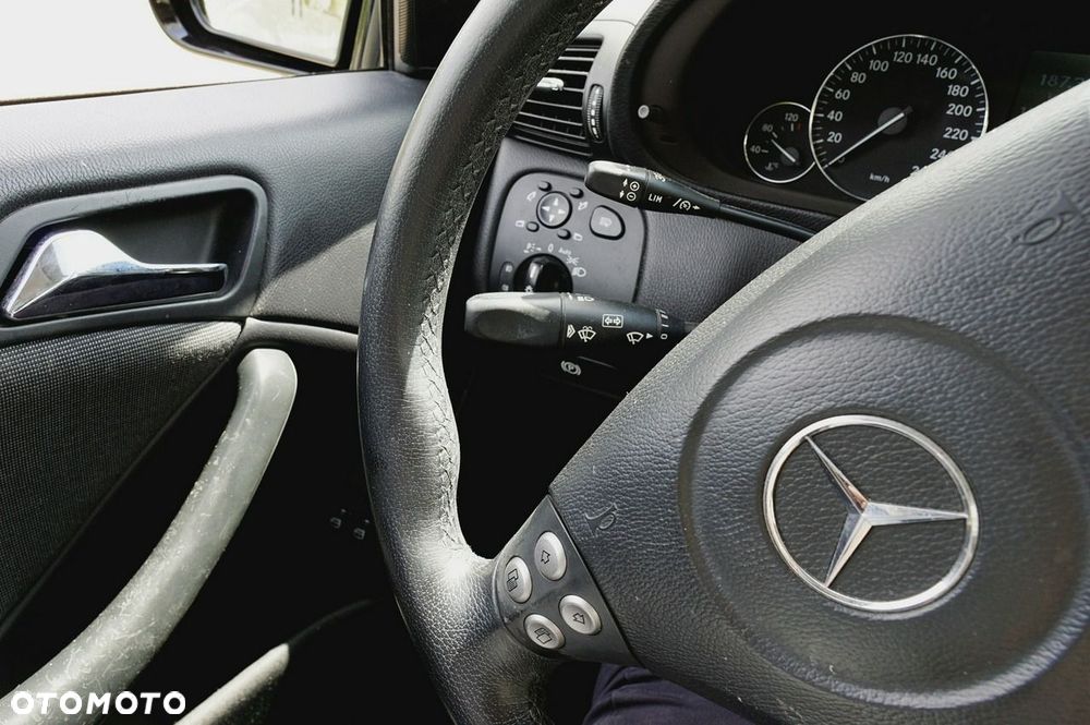 Mercedes-Benz Klasa C 200 Kompressor Automatik - 24