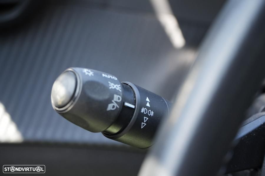 Peugeot 2008 PureTech 130 EAT8 Allure Pack - 17