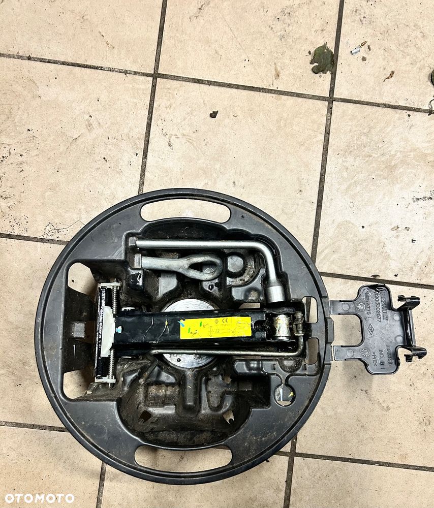 Renault lewarek zestaw naprawczy kola - 1