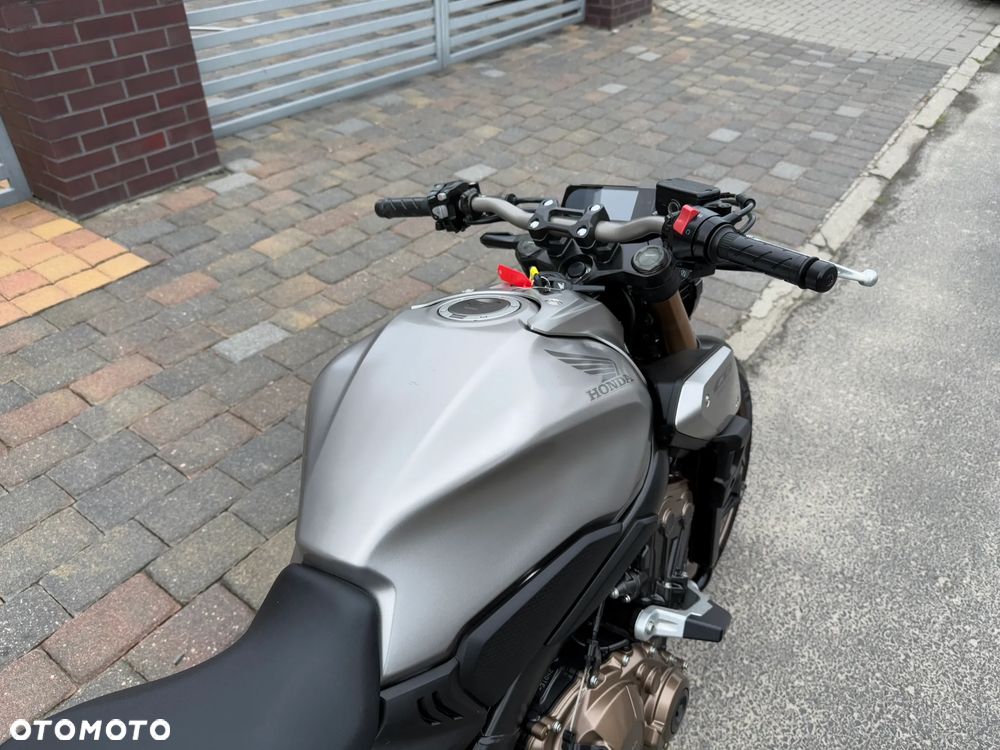 Honda CB - 10
