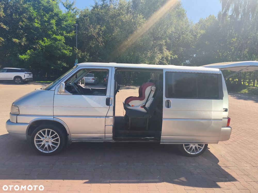 Volkswagen Caravelle Basis / CL - 8
