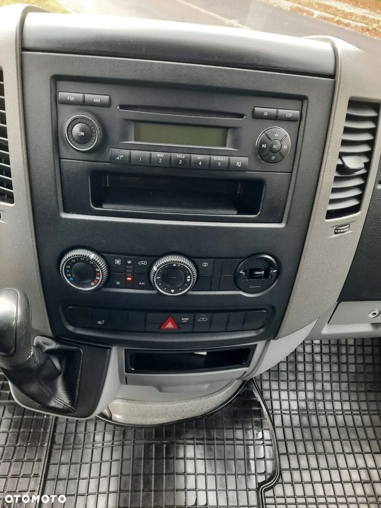 Mercedes-Benz Sprinter - 20