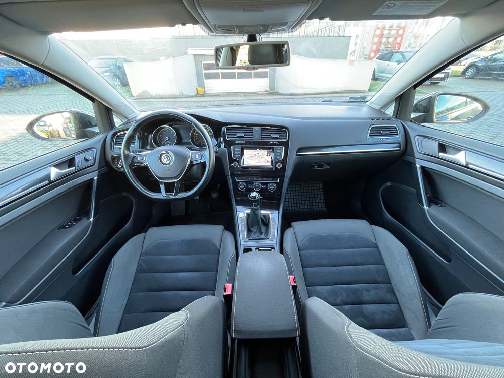 Volkswagen Golf 1.4 TSI BMT Highline - 23