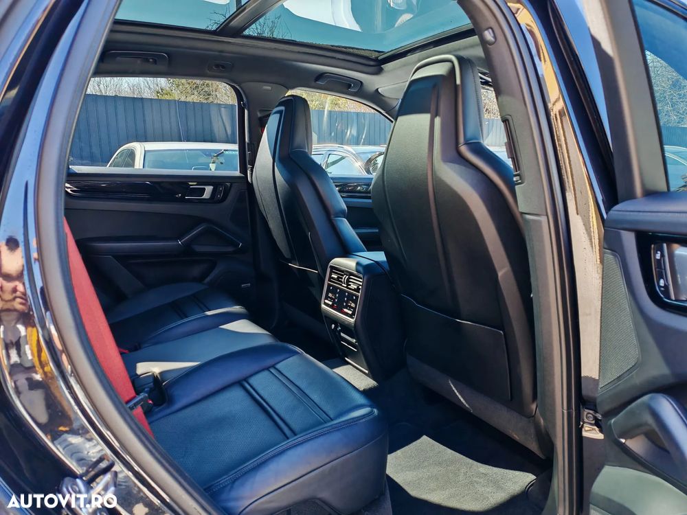 Porsche Cayenne S - 7