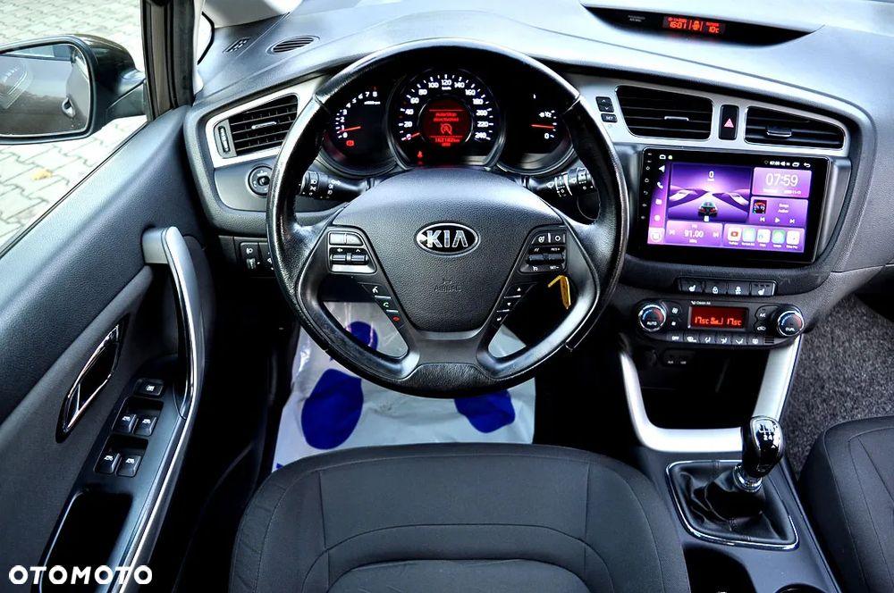 Kia Ceed 1.4 CVVT Dream Team Edition - 6