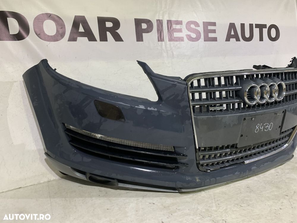 Bara fata Audi Q7, 2006, 2007, 2008, 2009, 2010, cod origine OE 4L0807437, cu gauri pentru spalatori faruri. Bara este noua, spoilerul atins si grila radiator defecta. - 3