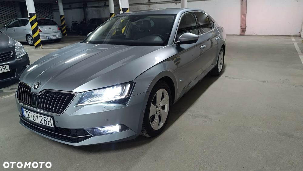 Skoda Superb 2.0 TDI DSG L&K - 38