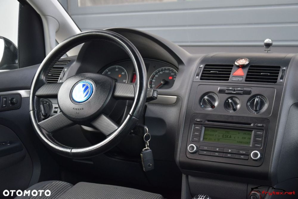 Volkswagen Touran - 26