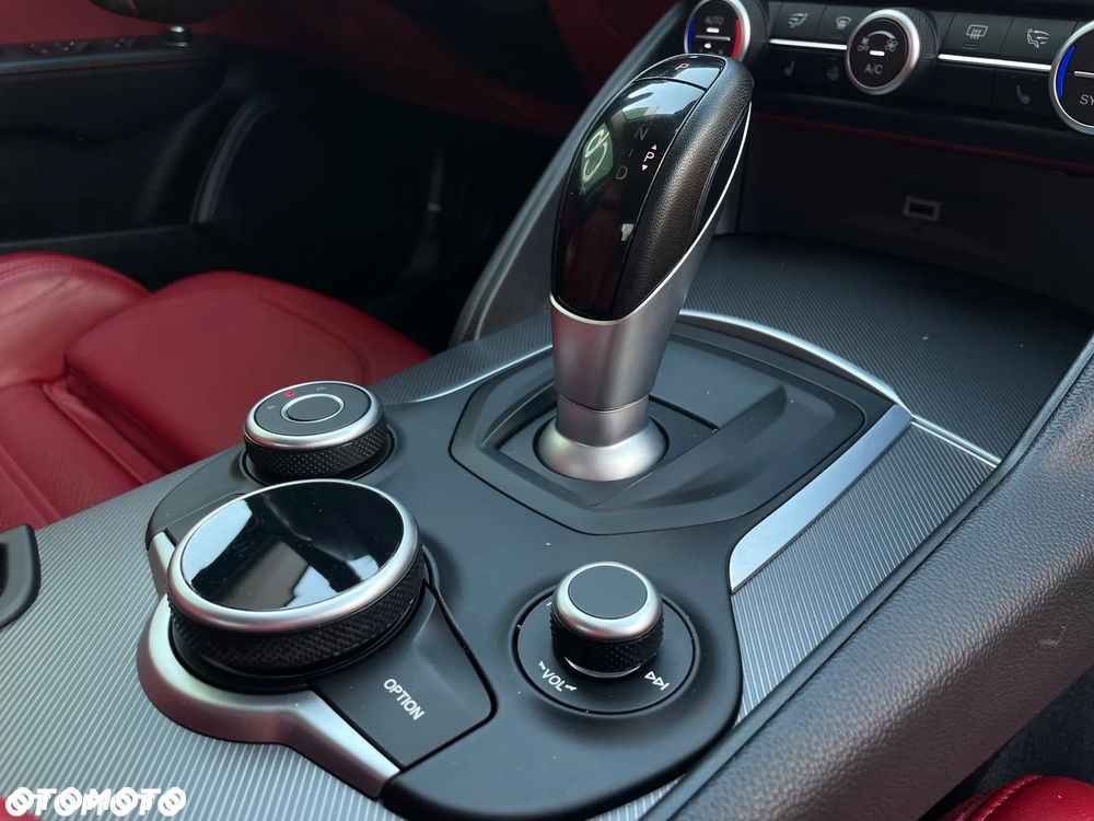Alfa Romeo Giulia 2.0 Turbo Veloce Q4 - 33