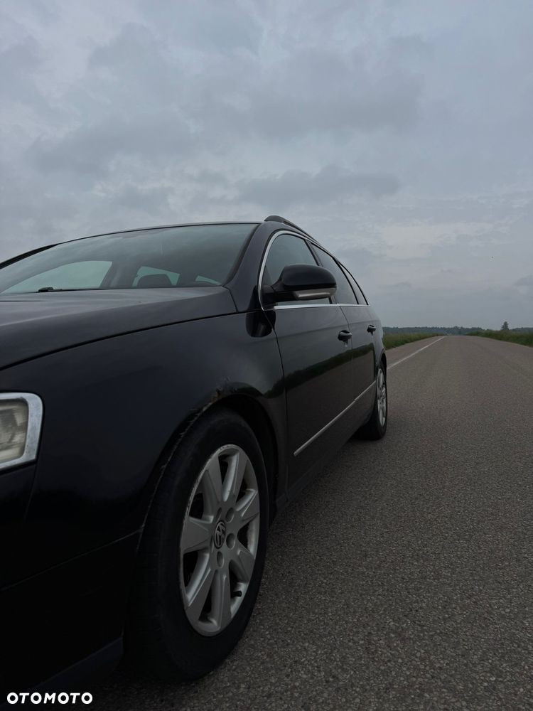 Volkswagen Passat - 4