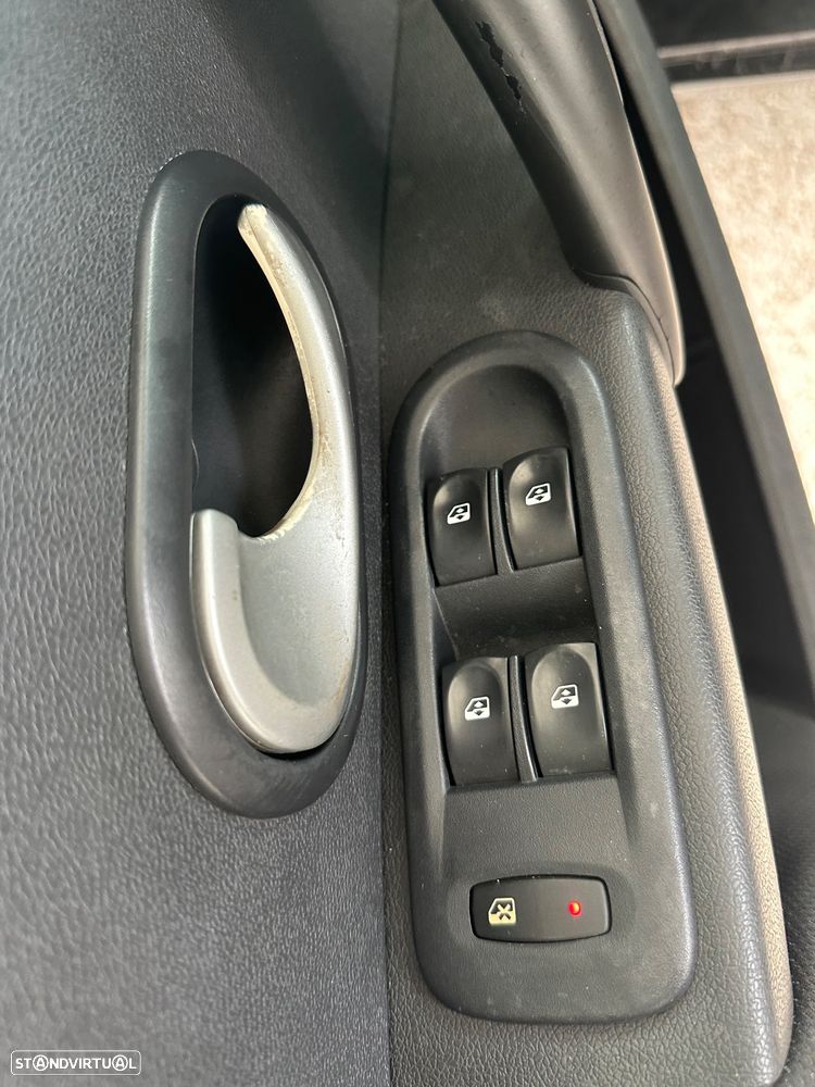 Renault Clio 1.2 TCE Dynamique S - 19