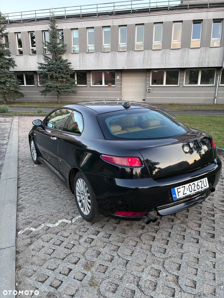 Alfa Romeo GT 1.9JTD 16V Black Line - 5