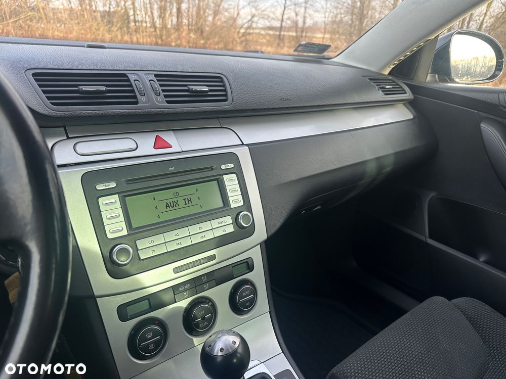 Volkswagen Passat 2.0 TDI Highline - 11