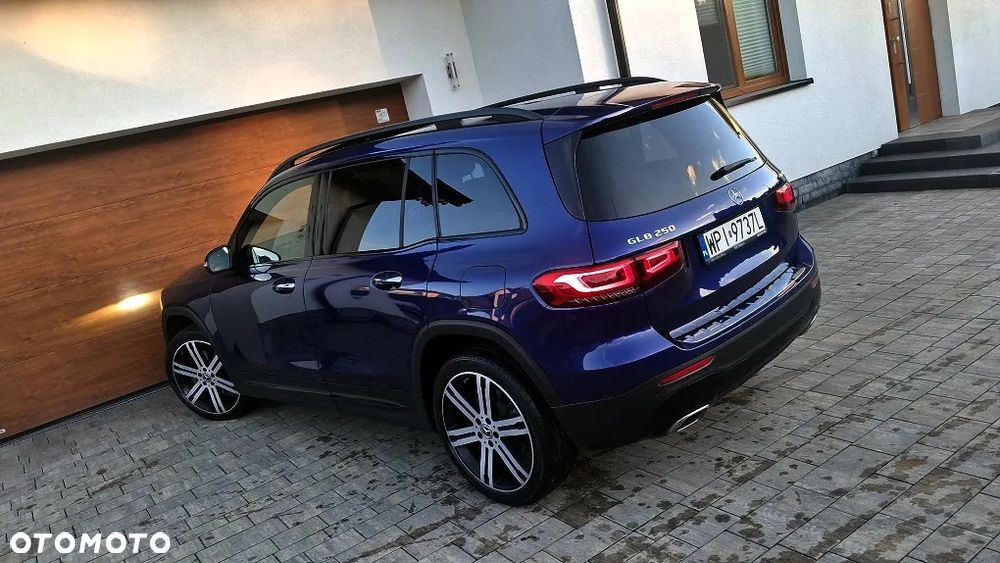 Mercedes-Benz GLB 250 4-Matic Progressive 8G-DCT - 8