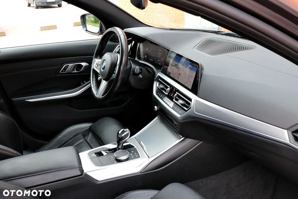BMW Seria 3 320d Edition M Sport Shadow - 24