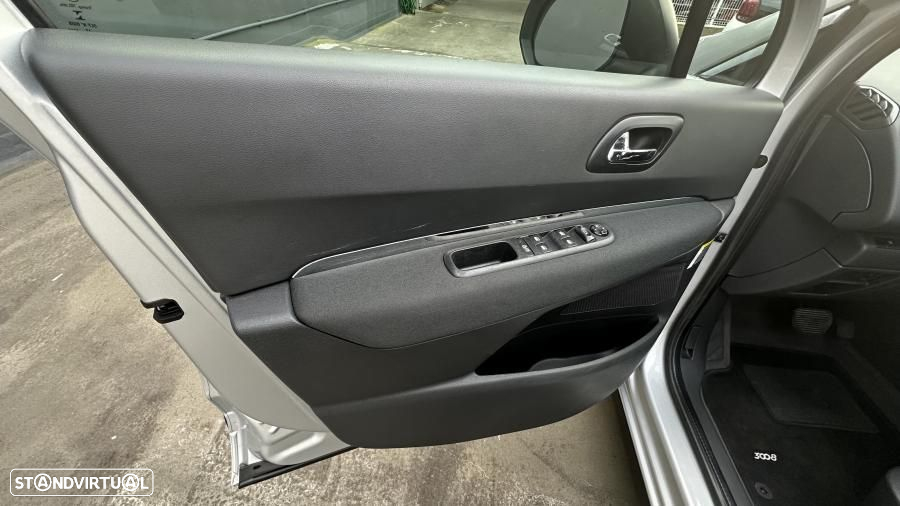 Peugeot 3008 1.6 e-HDi Active CMP6 - 11