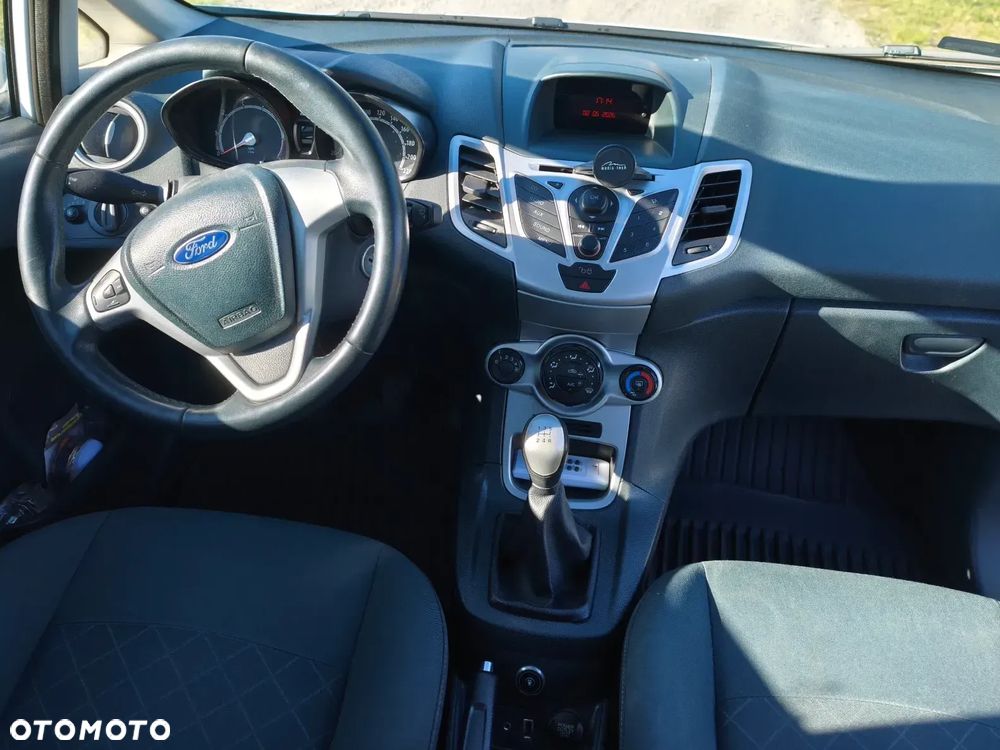 Ford Fiesta 1.4 Champions Edition - 6