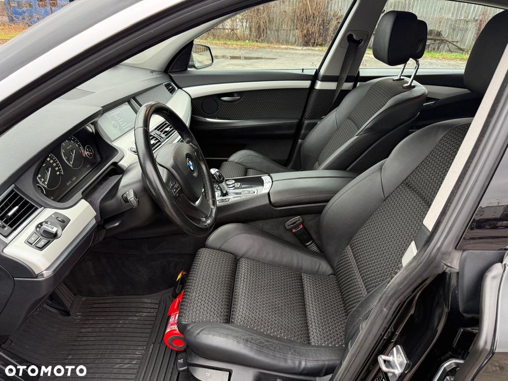 BMW Seria 5 535i xDrive - 7