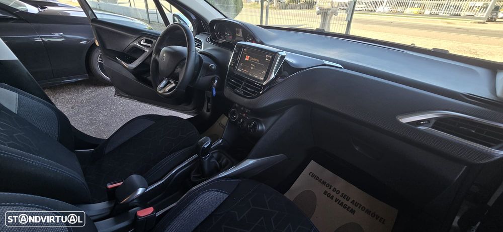 Peugeot 2008 1.2 PureTech Style - 24