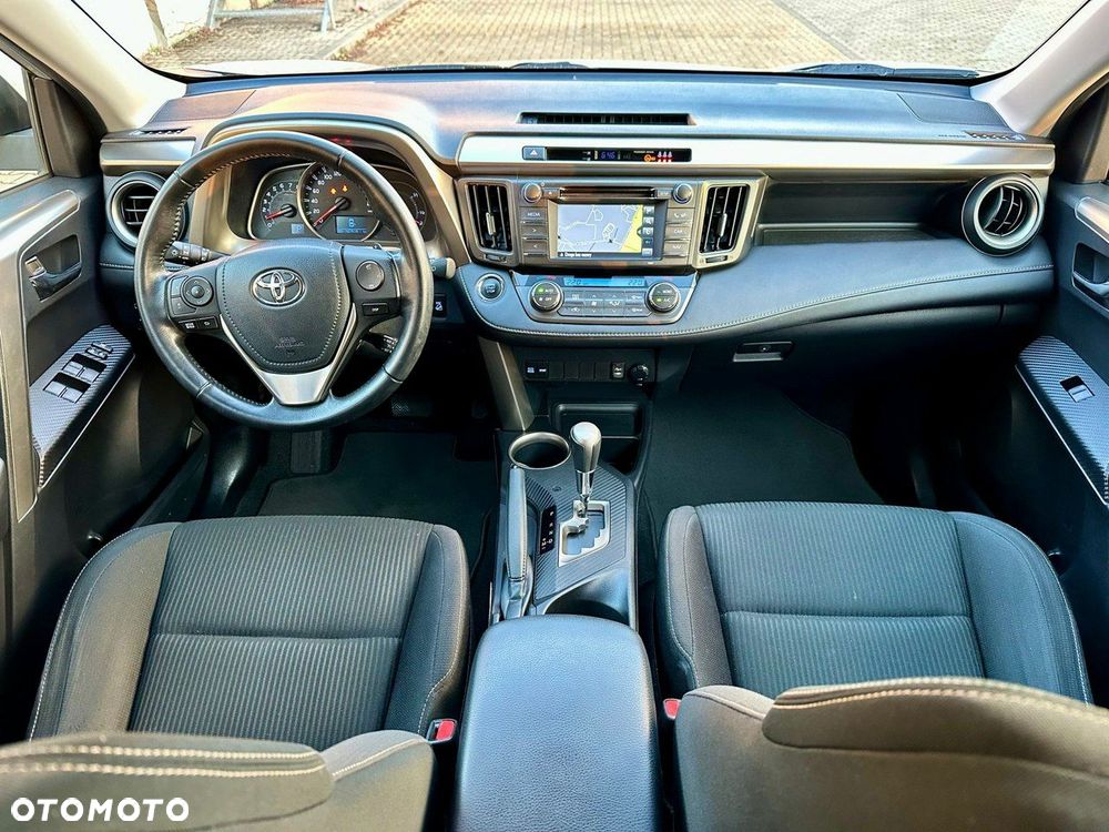 Toyota RAV4 - 6