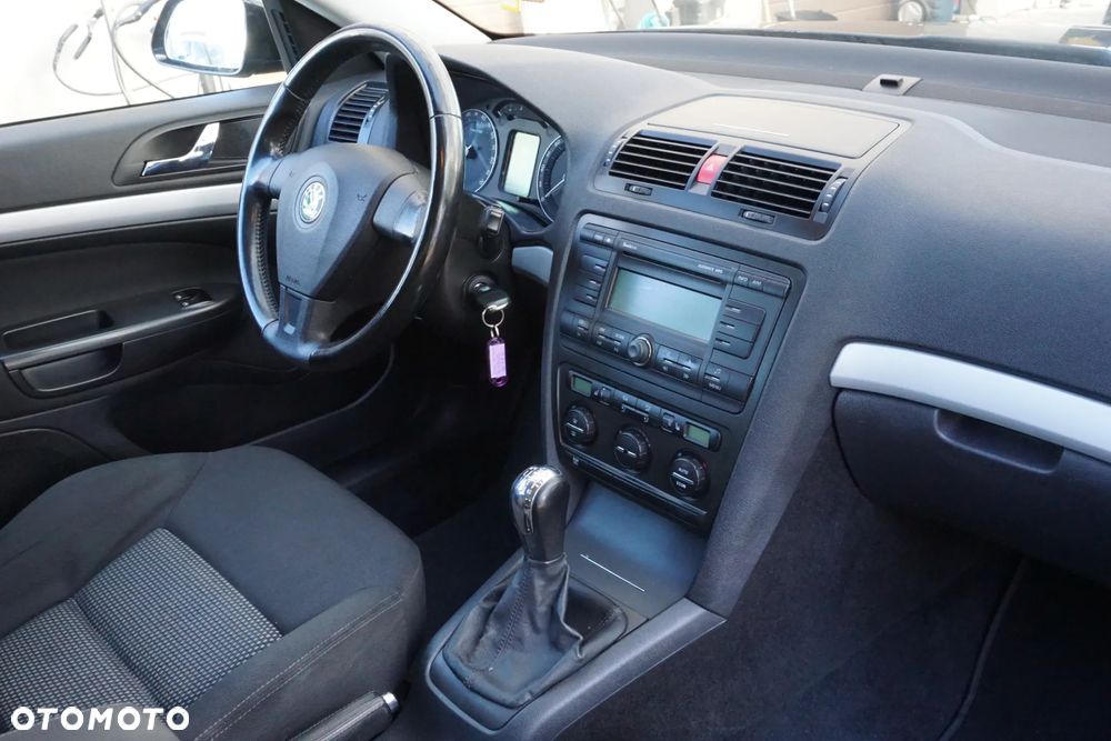 Skoda Octavia 1.8 TSI Ambiente - 17