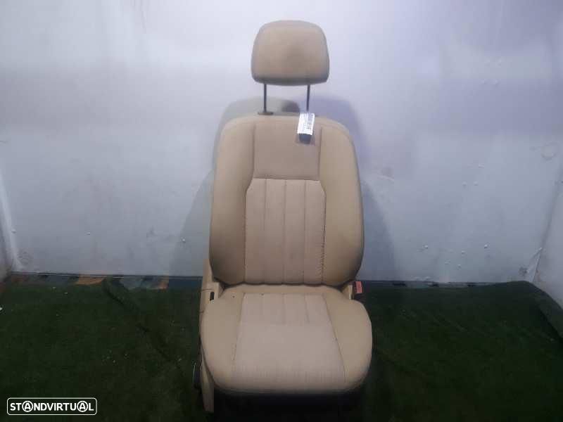 BANCO FRENTE DIREITO MERCEDES-BENZ CLASE - 1