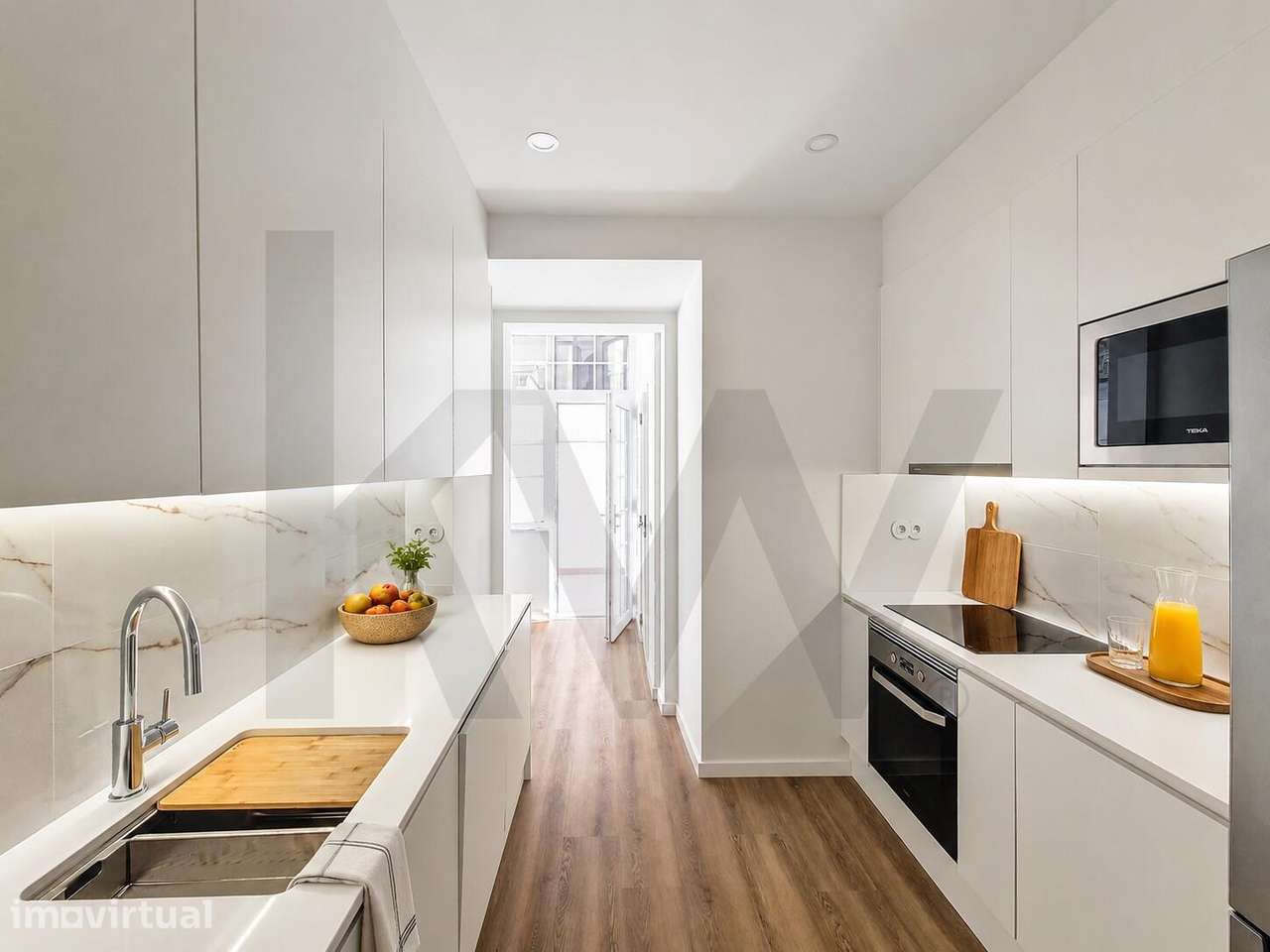 Apartamento T1 remodelado em Alcântara com logradouro privativo - Grande imagem: 3/26