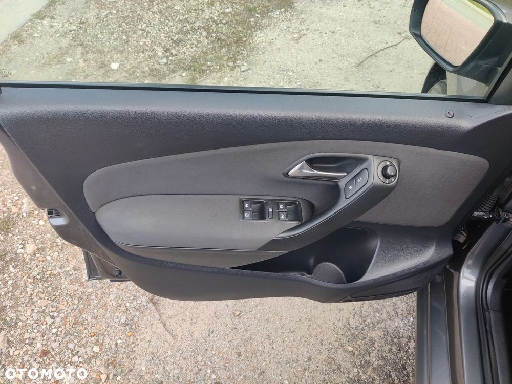 Volkswagen Polo 1.2 MATCH - 16