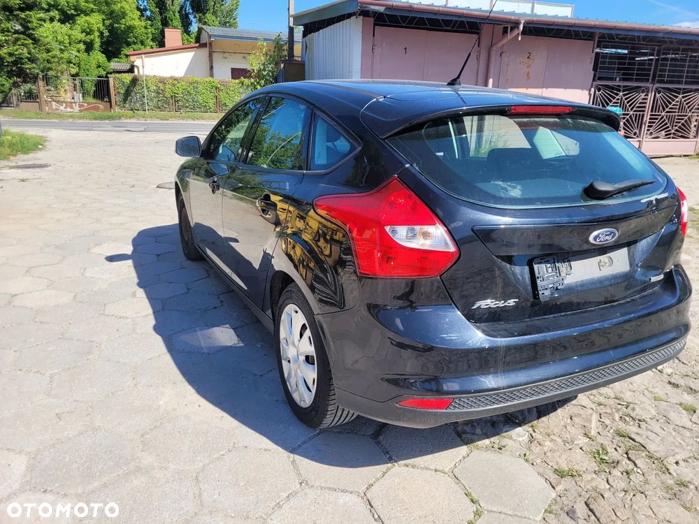 Ford Focus 1.6 TDCi DPF SYNC Edition - 18