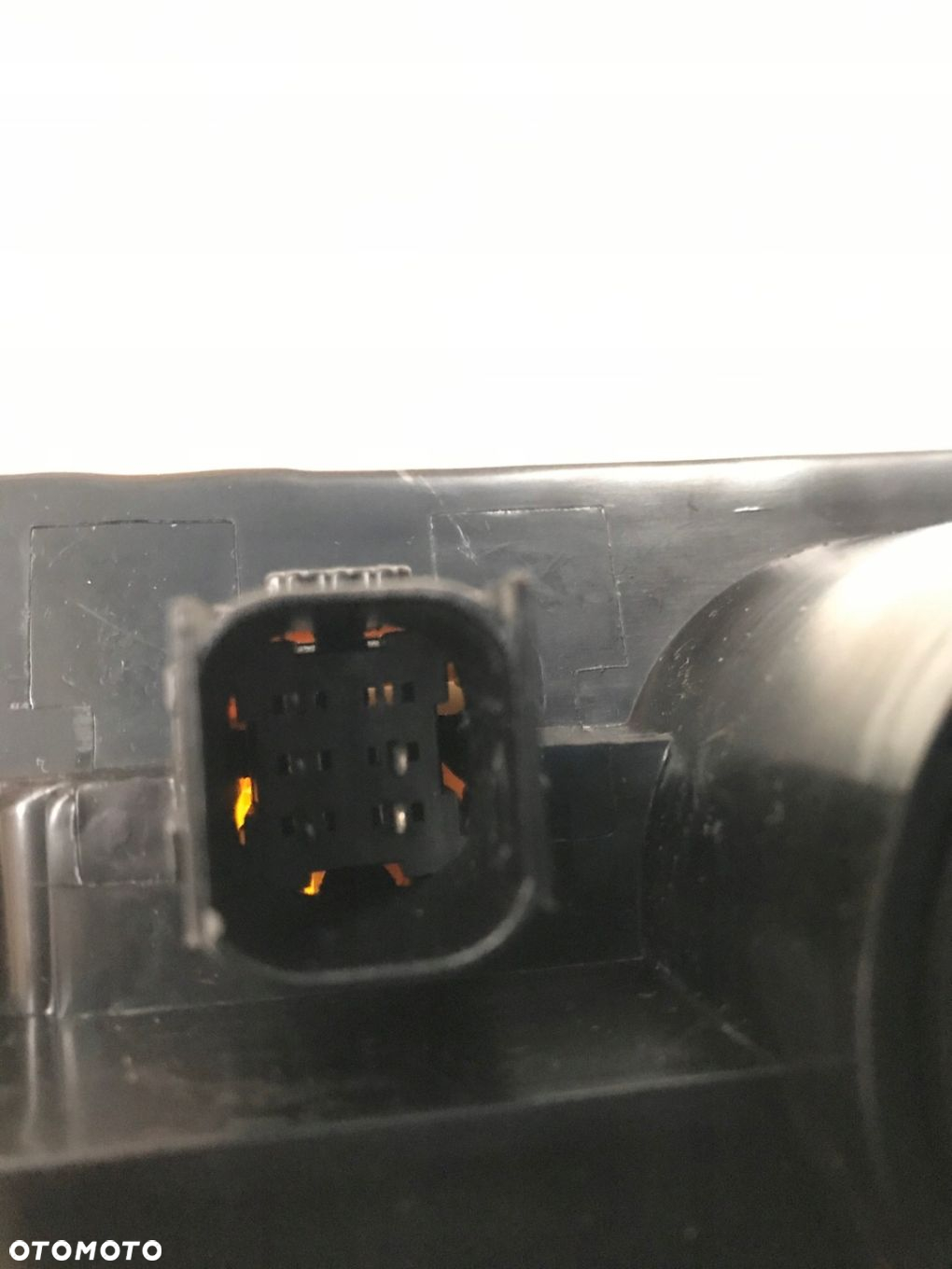 REFLEKTOR SCANIA R H7 LED LEWY Z KIER.  WTYCZKA - 7