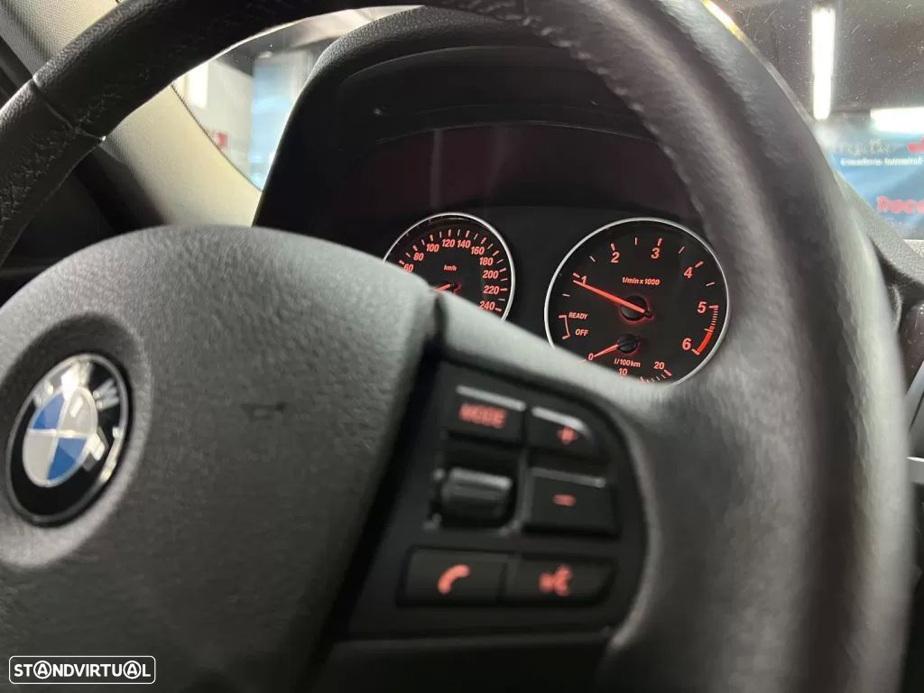 BMW 320 d Line Luxury Purity - 24