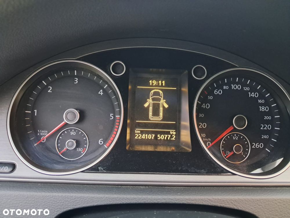Volkswagen Passat - 10