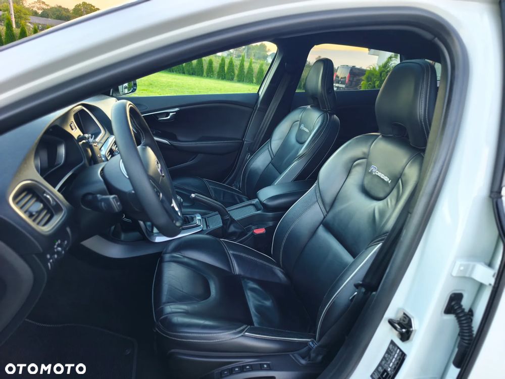 Volvo V40 T3 R-Design Momentum - 25