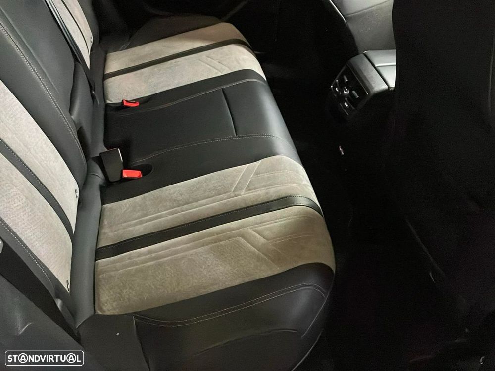 Peugeot 3008 1.6 Hybrid4 GT Pack e-EAT8 - 17