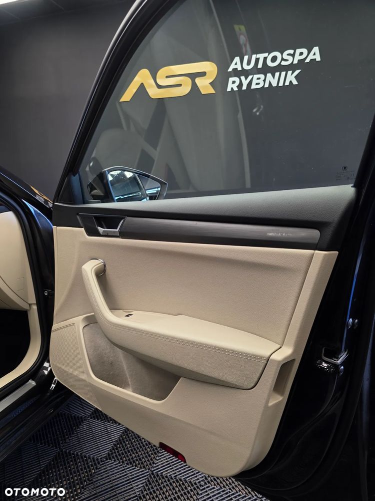 Skoda Superb 2.0 TDI SCR Style DSG - 25