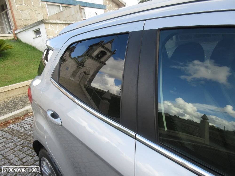 Ford EcoSport - 18