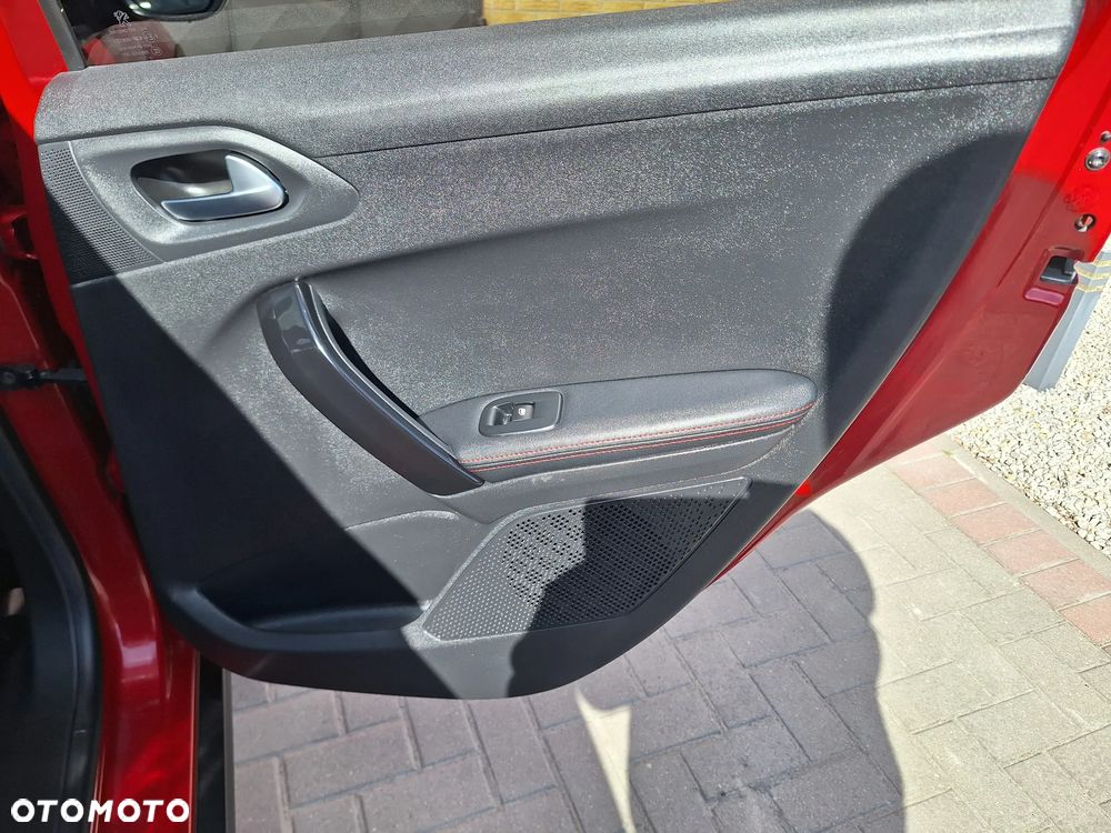 Peugeot 2008 1.6 BlueHDi Allure - 31