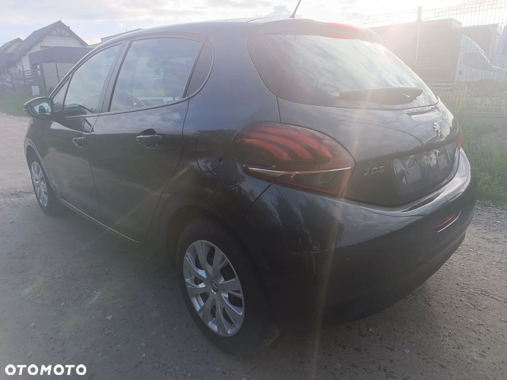 Peugeot 208 - 24