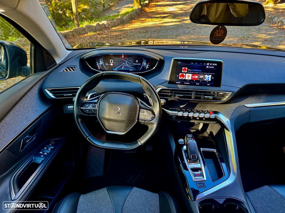 Peugeot 5008 1.2 PureTech Allure EAT8 - 11