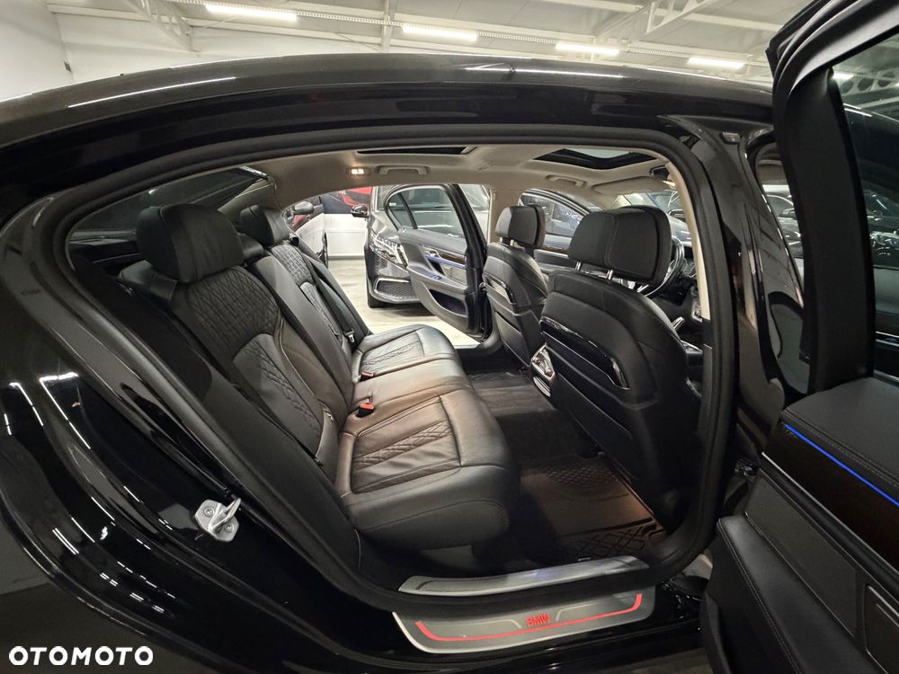 BMW Seria 7 740Li - 20