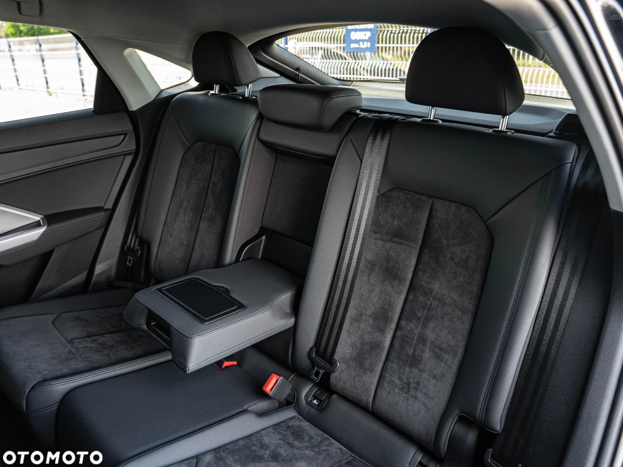 Audi Q3 Sportback 35 TDI S tronic S line - 28
