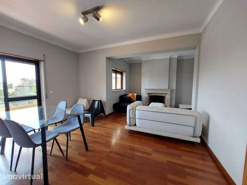 Apartamento T2 Mobiliado na Rua Miguel Torga Coimbra - Grande imagem: 2/12