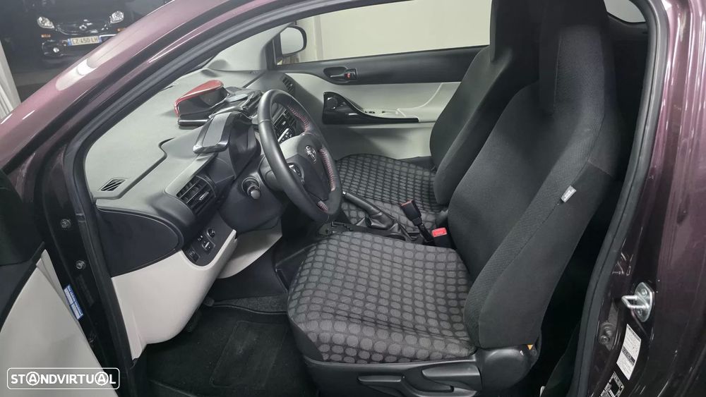 Toyota iQ 1.0 VVT-i 2 MultiDrive - 6