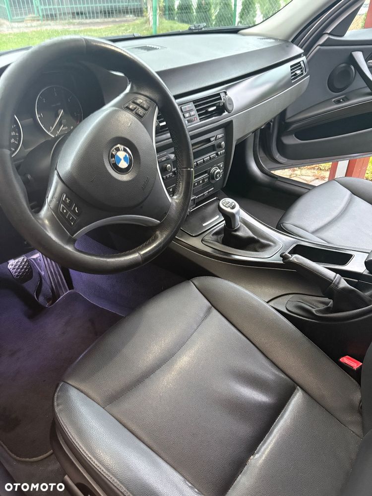 BMW Seria 3 318d - 10