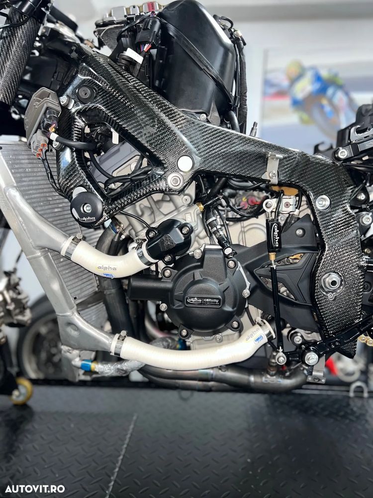 BMW M 1000RR - 13